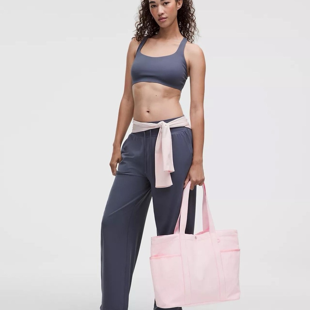 Lululemon Daily Multi-Pocket Tote Bag 20L- Pink Pearl